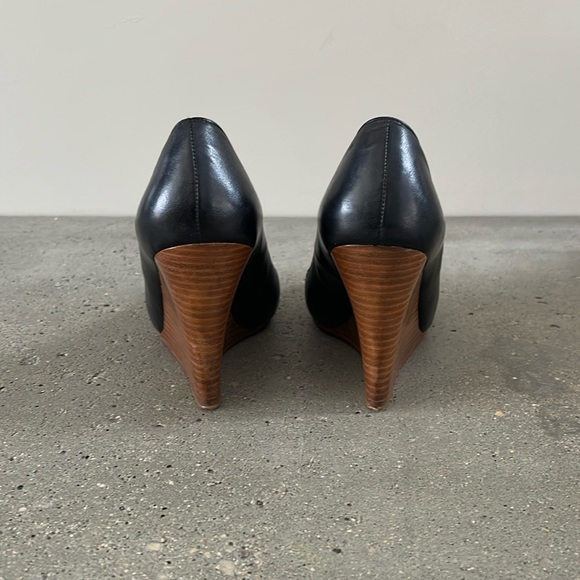 CHRISTIAN LOUBOUTIN Miss Boxe 100 Wedge Sandal in Black - Picture 6 of 7